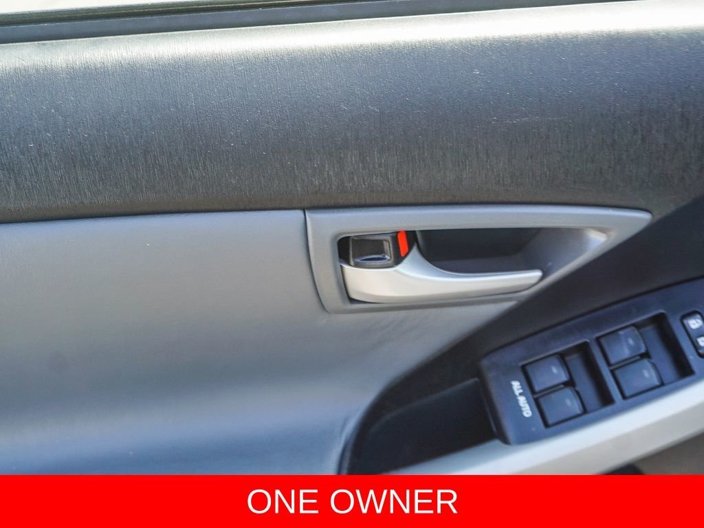 Used 2013 White Toyota Four image 18