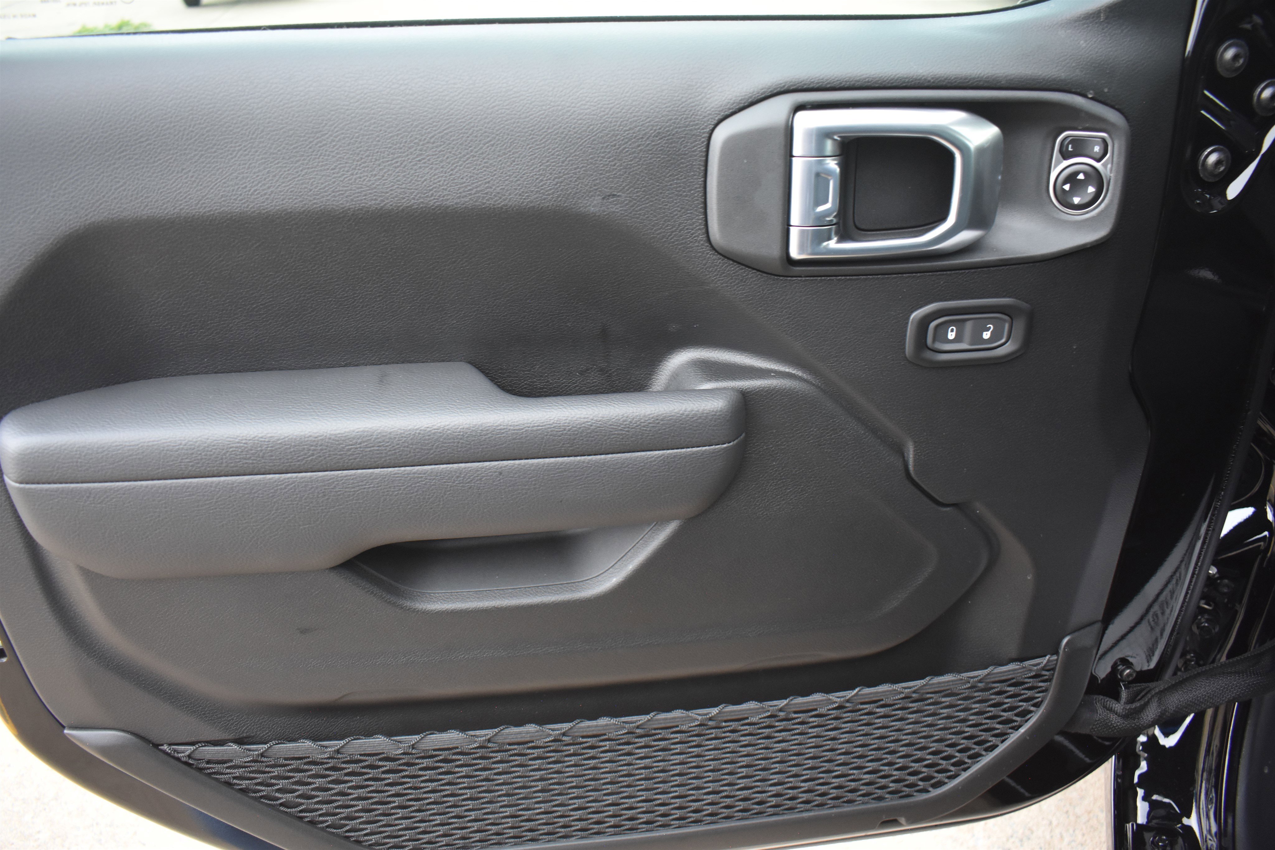New 2026 Black Clear-Coat Exterior Paint Jeep Sport S image 12