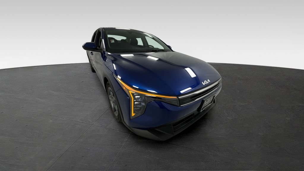 2026 Kia K4 LXS AT's photo