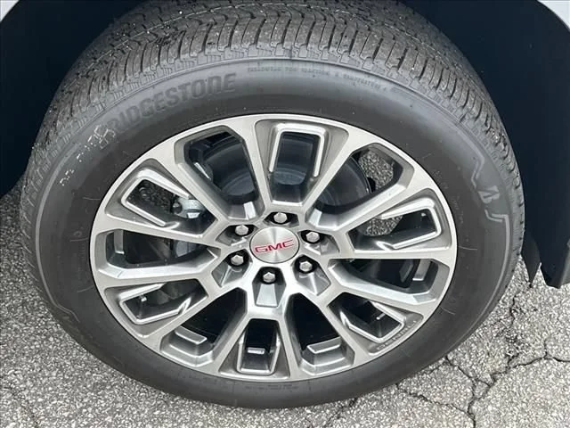 2026 GMC Yukon XL Denali - Photo 15