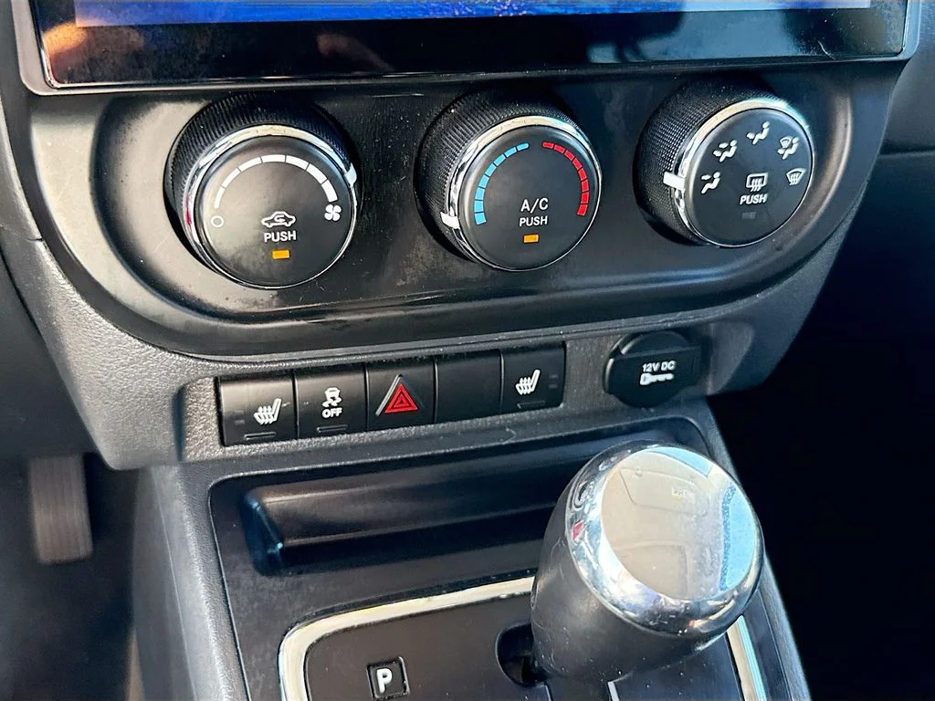 Used 2016 Gray Jeep Latitude image 14