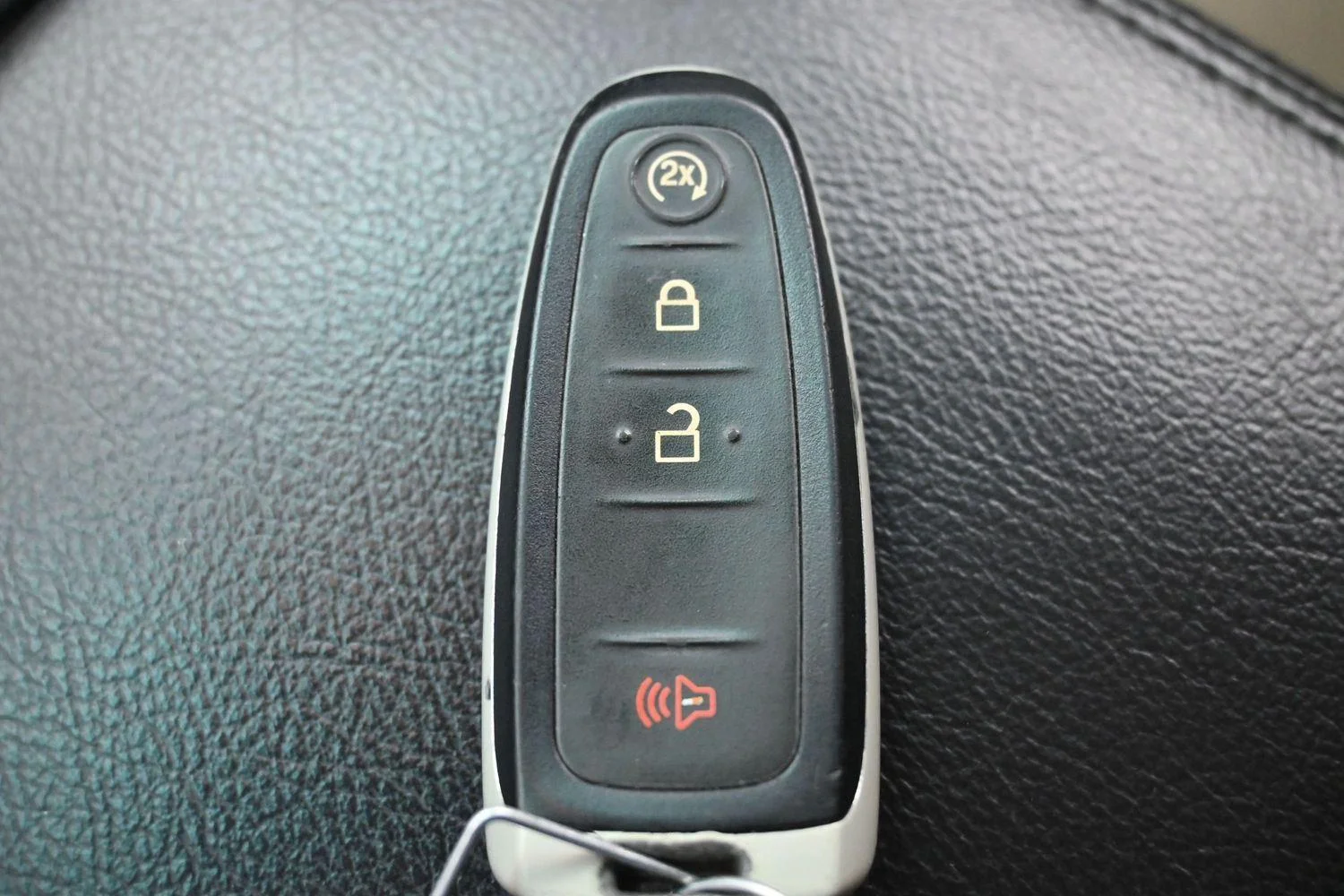 Used 2015 Tuxedo Black Metallic Ford Limited image 29