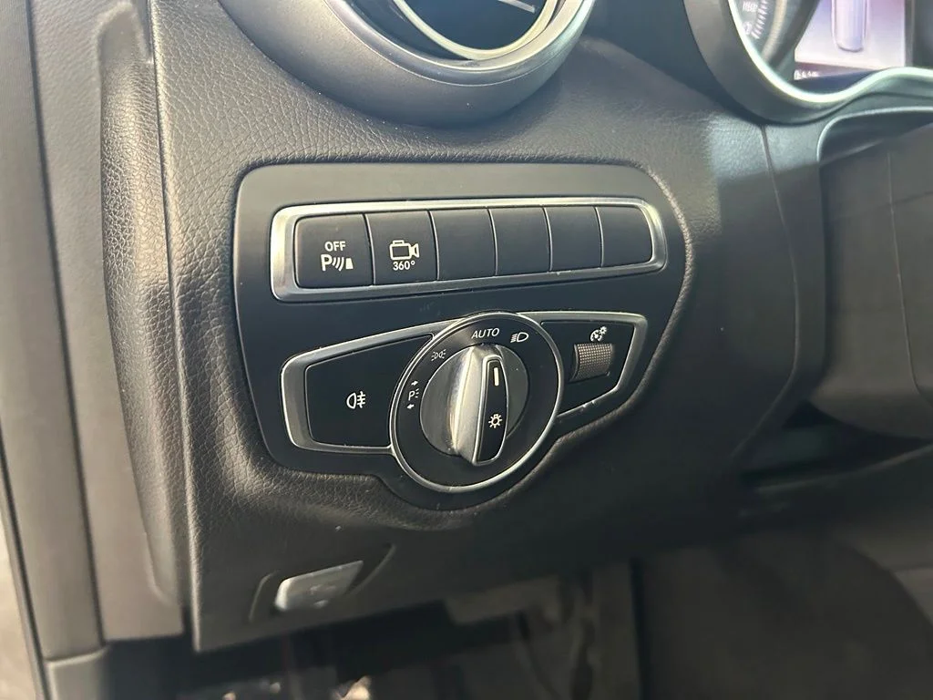 Used 2018 Black Mercedes-Benz GLC 300 image 41