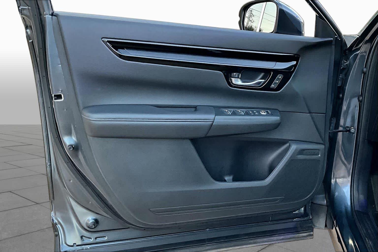 Used 2025 Meteorite Gray Metallic Honda EX-L image 20