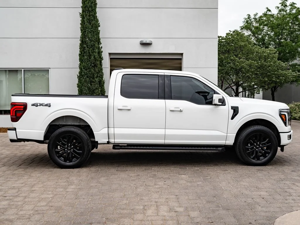 Used 2024 Star White Metallic Tri-Coat Ford LARIAT image 11