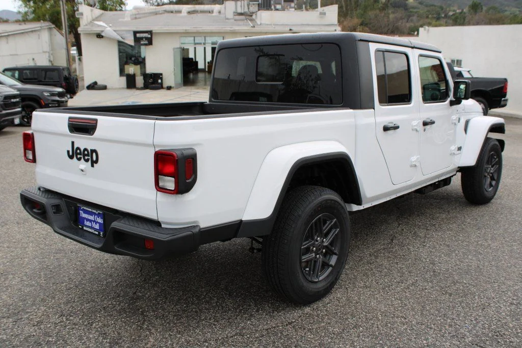 New 2026 Bright White Clear-Coat Exterior Paint Jeep Sport S image 4