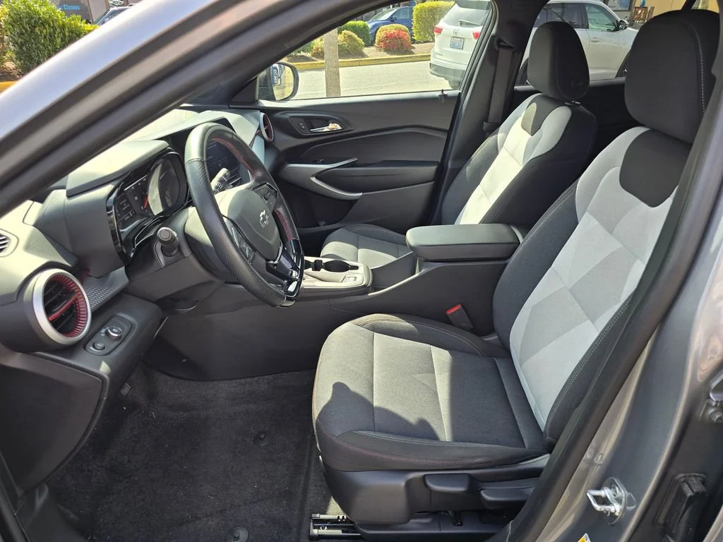 2025 Chevrolet Trax RS - Photo 20