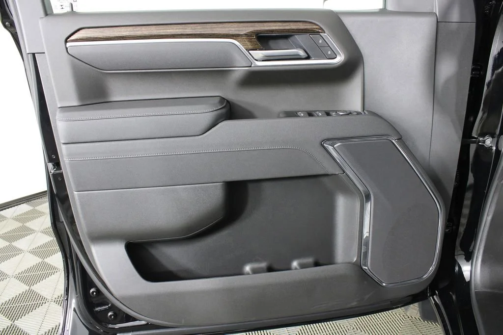 New 2026 Onyx Black GMC Elevation image 10