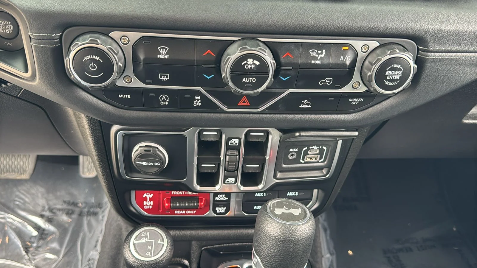 Used 2025 Gray Jeep Rubicon image 29