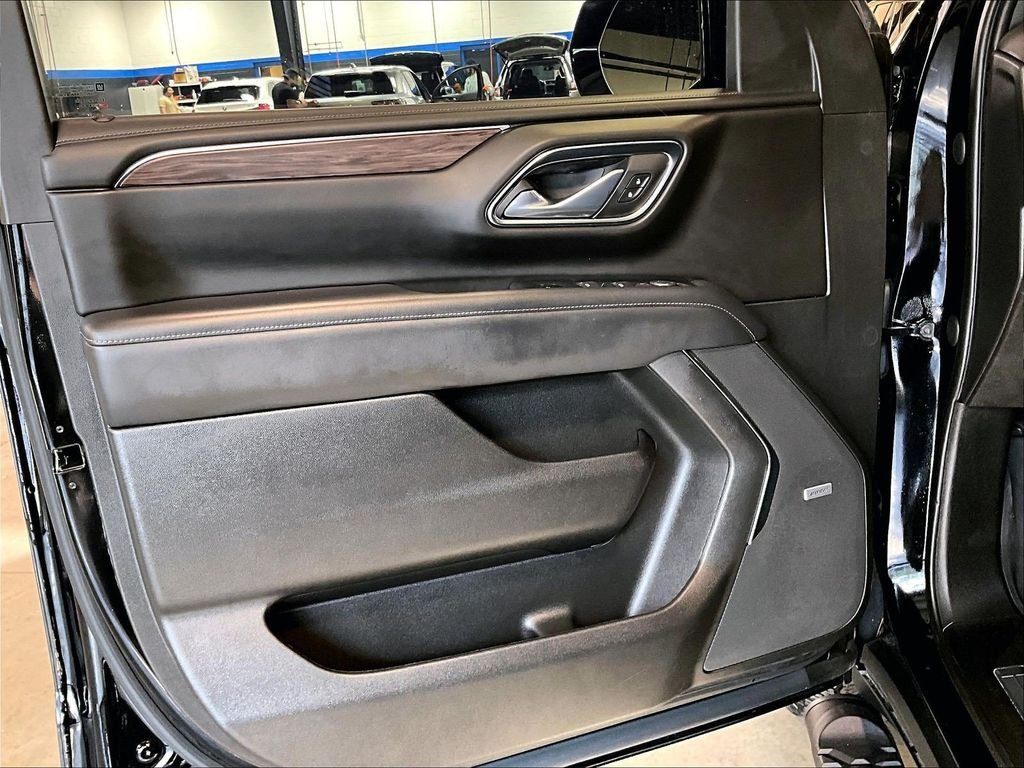 Used 2023 Black Chevrolet Z71 image 9