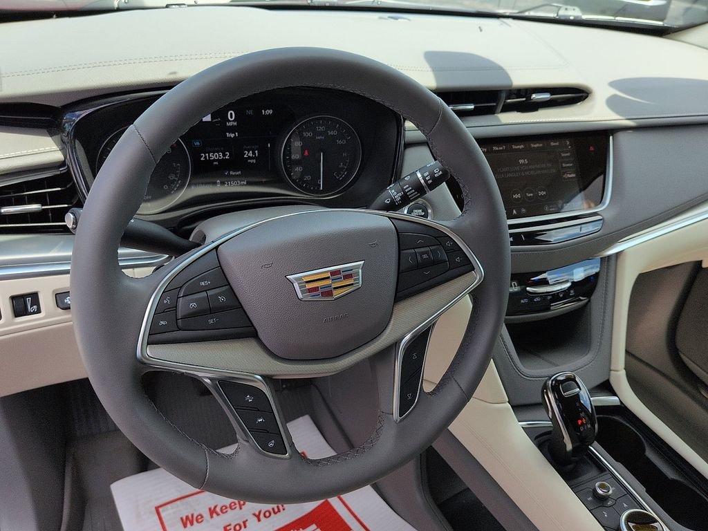 Used 2025 Red Cadillac Premium Luxury image 9