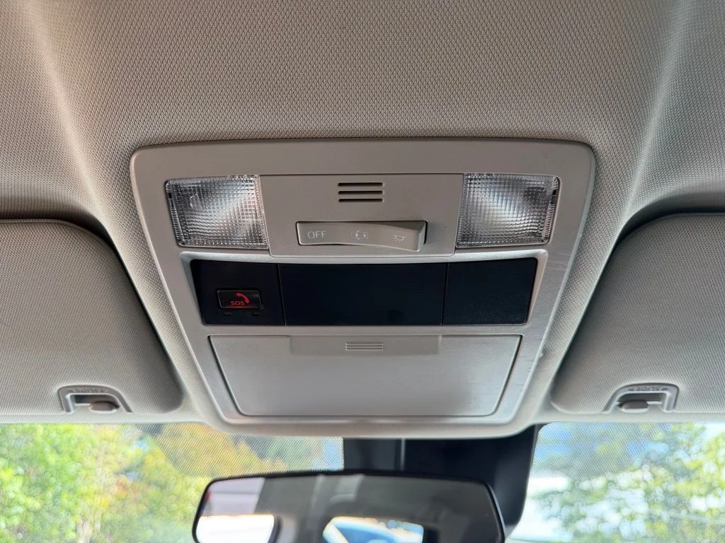 Used 2022 White Toyota SR image 27