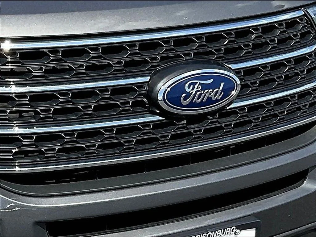 Certified Used 2023 Gray Ford XLT image 38
