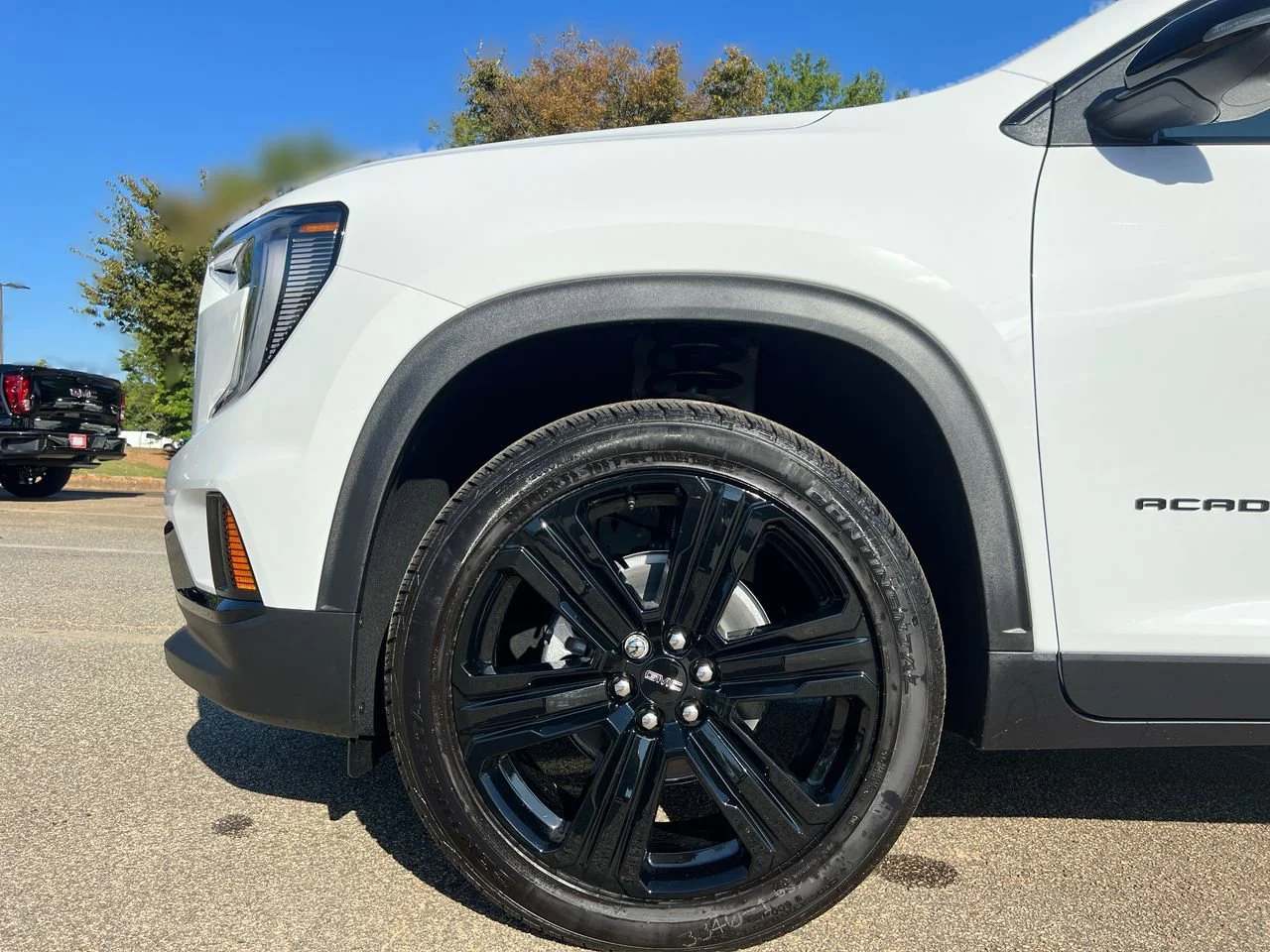 New 2026 Summit White GMC Elevation image 28