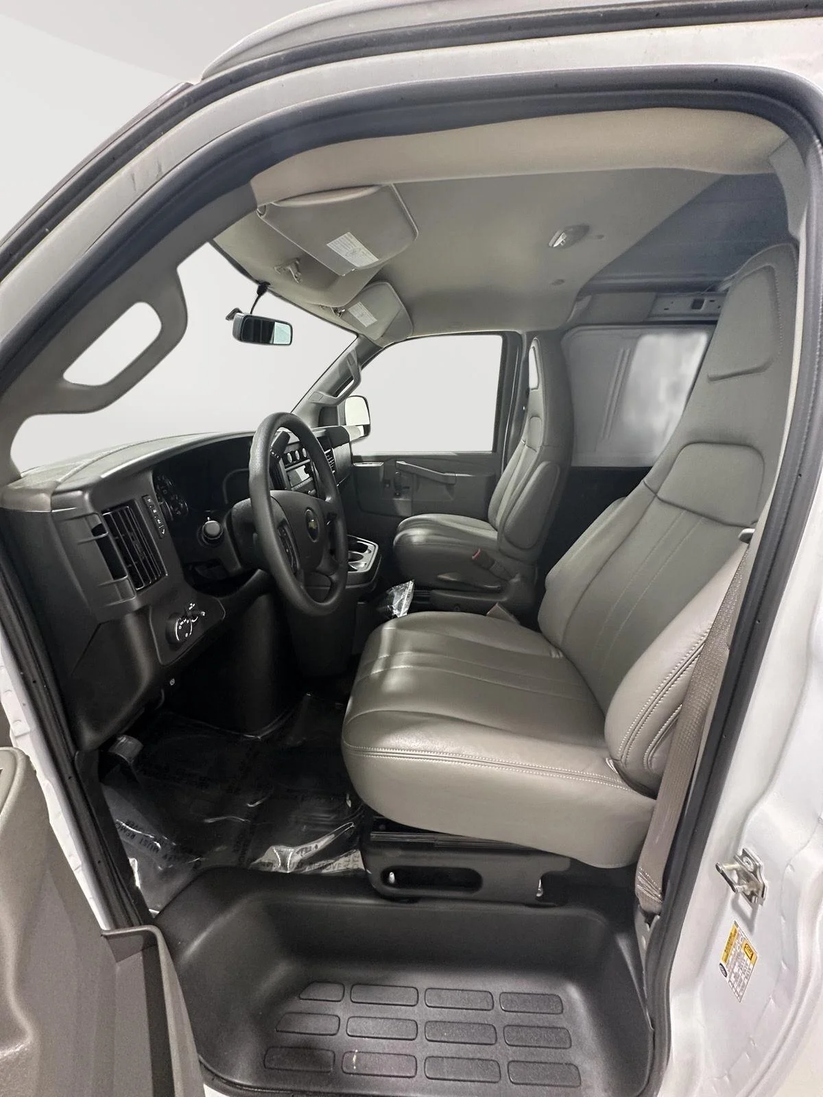 Used 2025 Summit White Chevrolet WT image 15