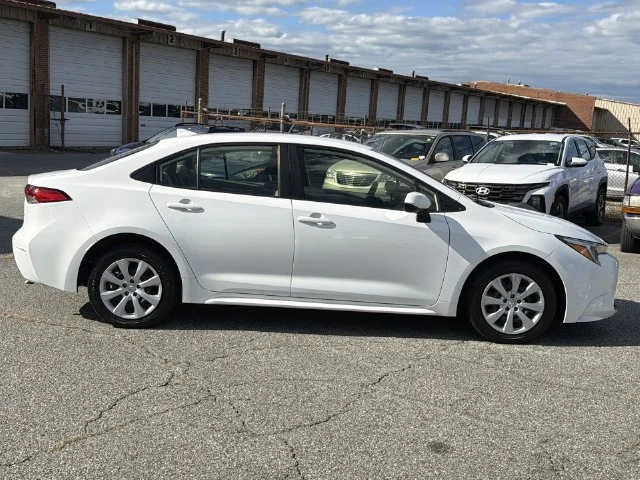 Used 2023 White Toyota LE image 14