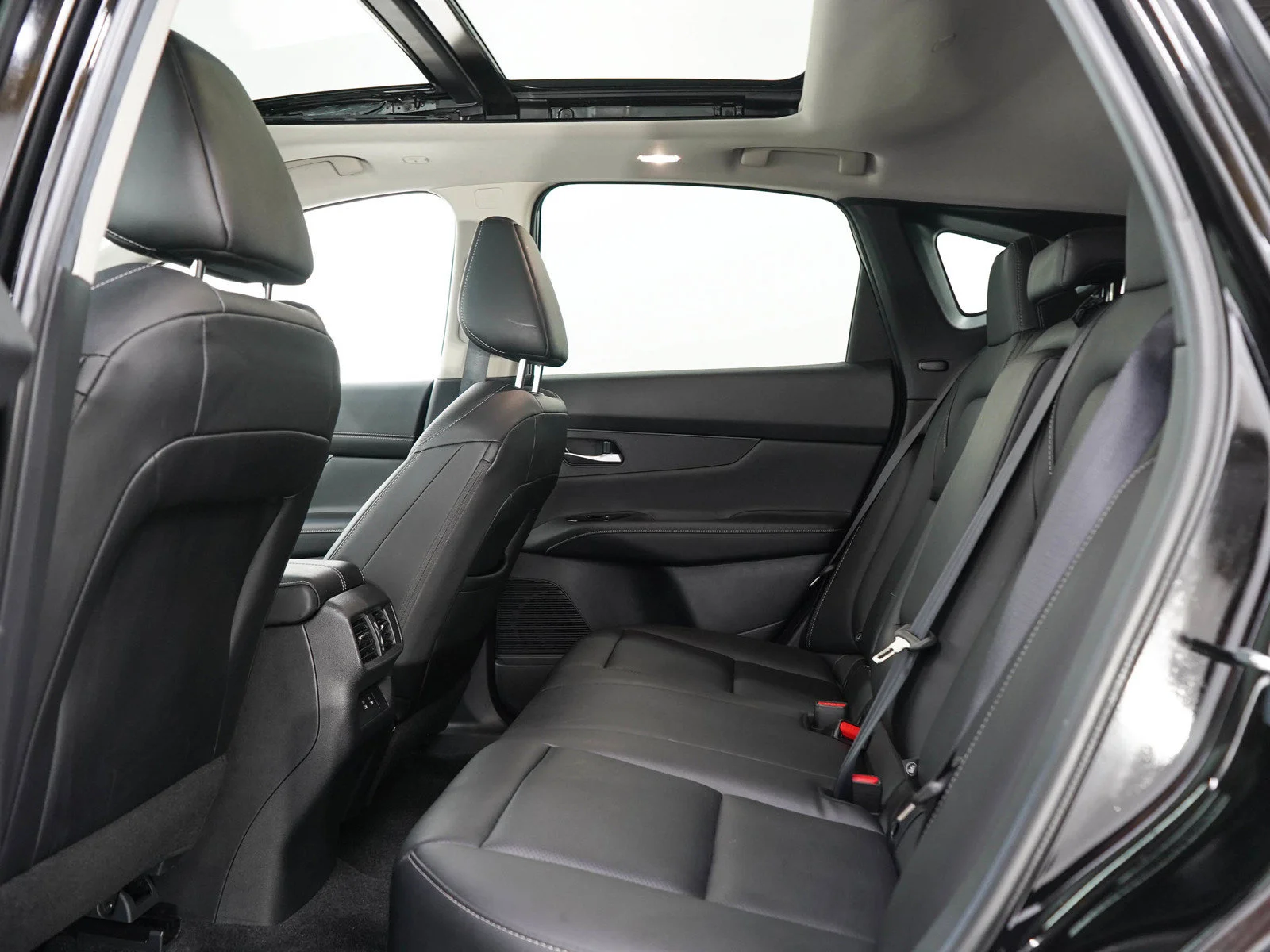 Used 2026 Super Black Nissan SL image 15