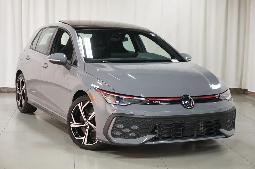 Certified Used 2025 Moonstone Gray Volkswagen 2.0T SE image 7