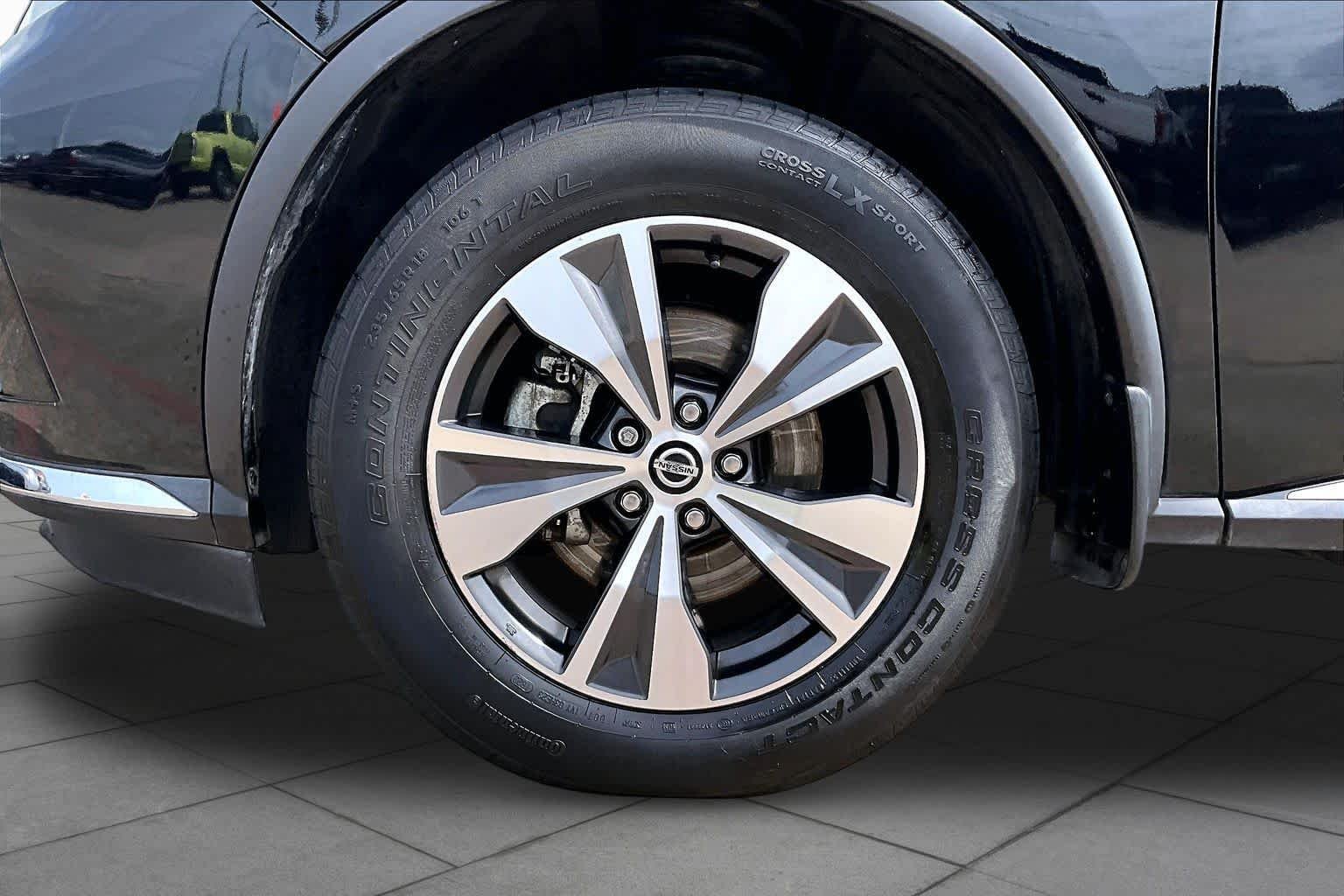 Used 2020 Super Black Metallic Nissan S image 11