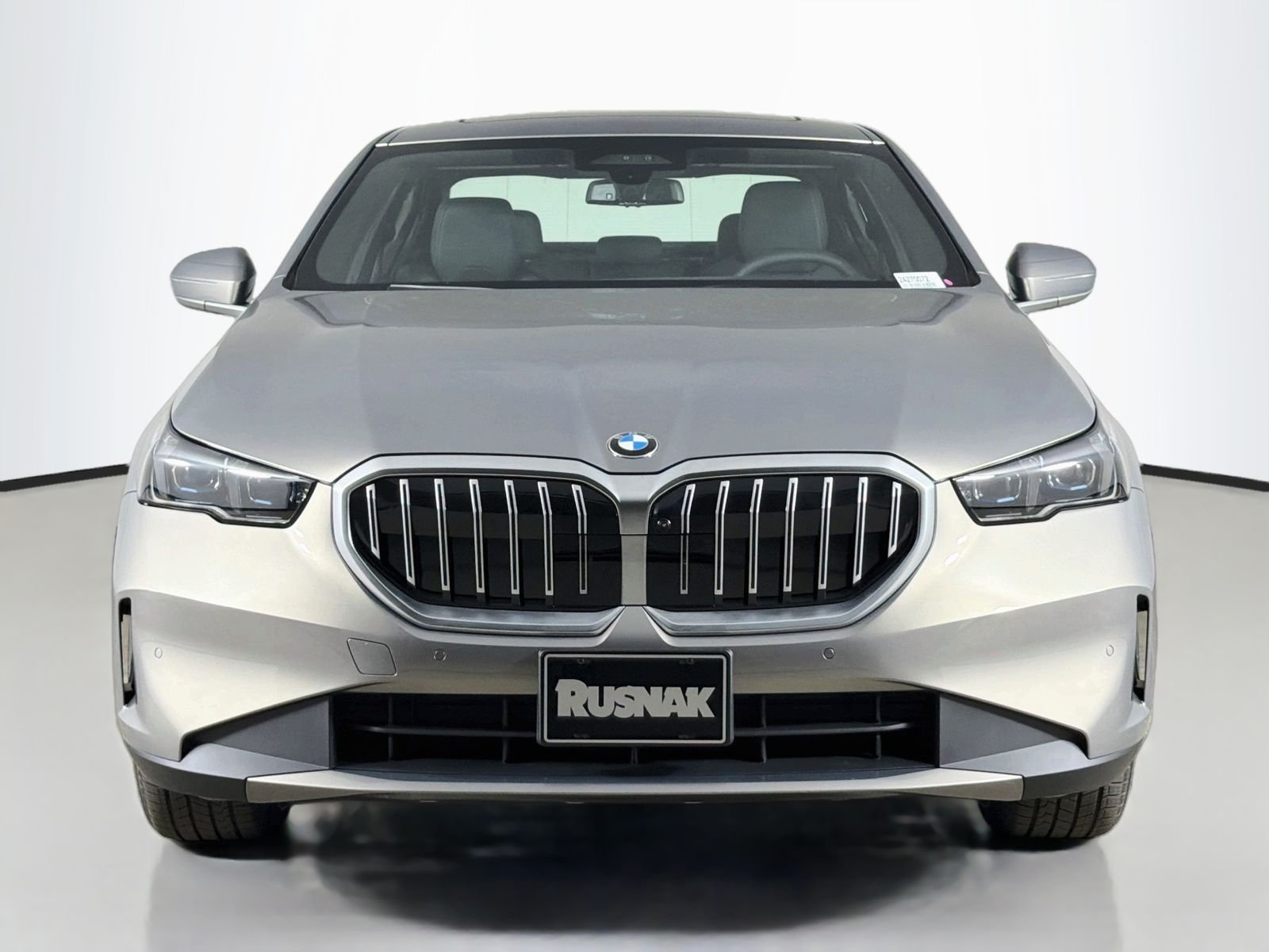 New 2027 Oxide Grey Metallic BMW 530i image 2