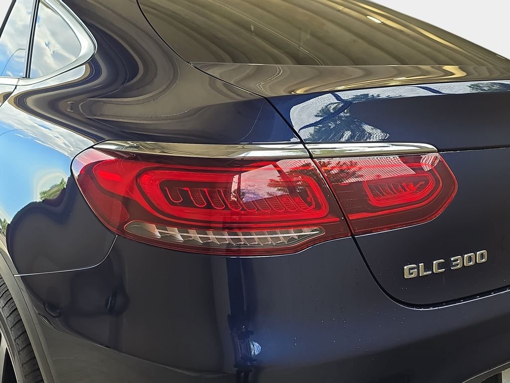 Used 2021  Mercedes-Benz GLC 300 Coupe image 36