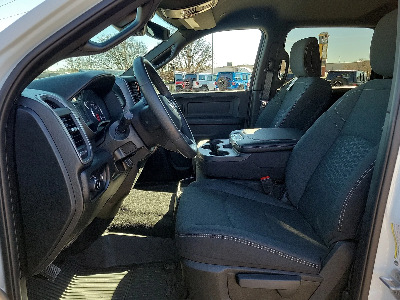 New 2026 PW7 Bright Whit Ram TRADESMAN CREW CAB 4X4 6