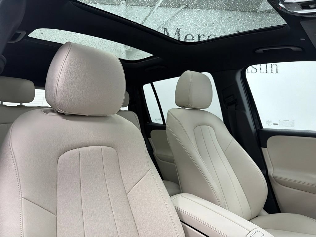 New 2026 Night Black Mercedes-Benz GLB 250 image 63