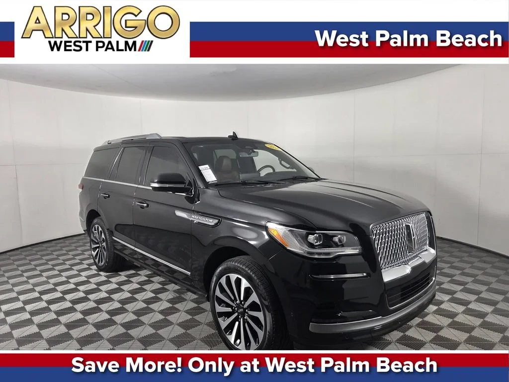 Used 2024 Black Metallic Lincoln Reserve image 1
