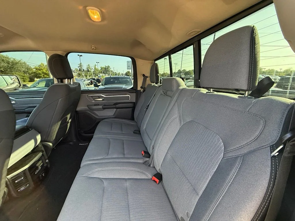 Used 2019 Silver Ram Big Horn/Lone Star image 27