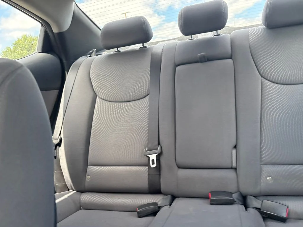 Used 2016 Blue Hyundai SE image 12