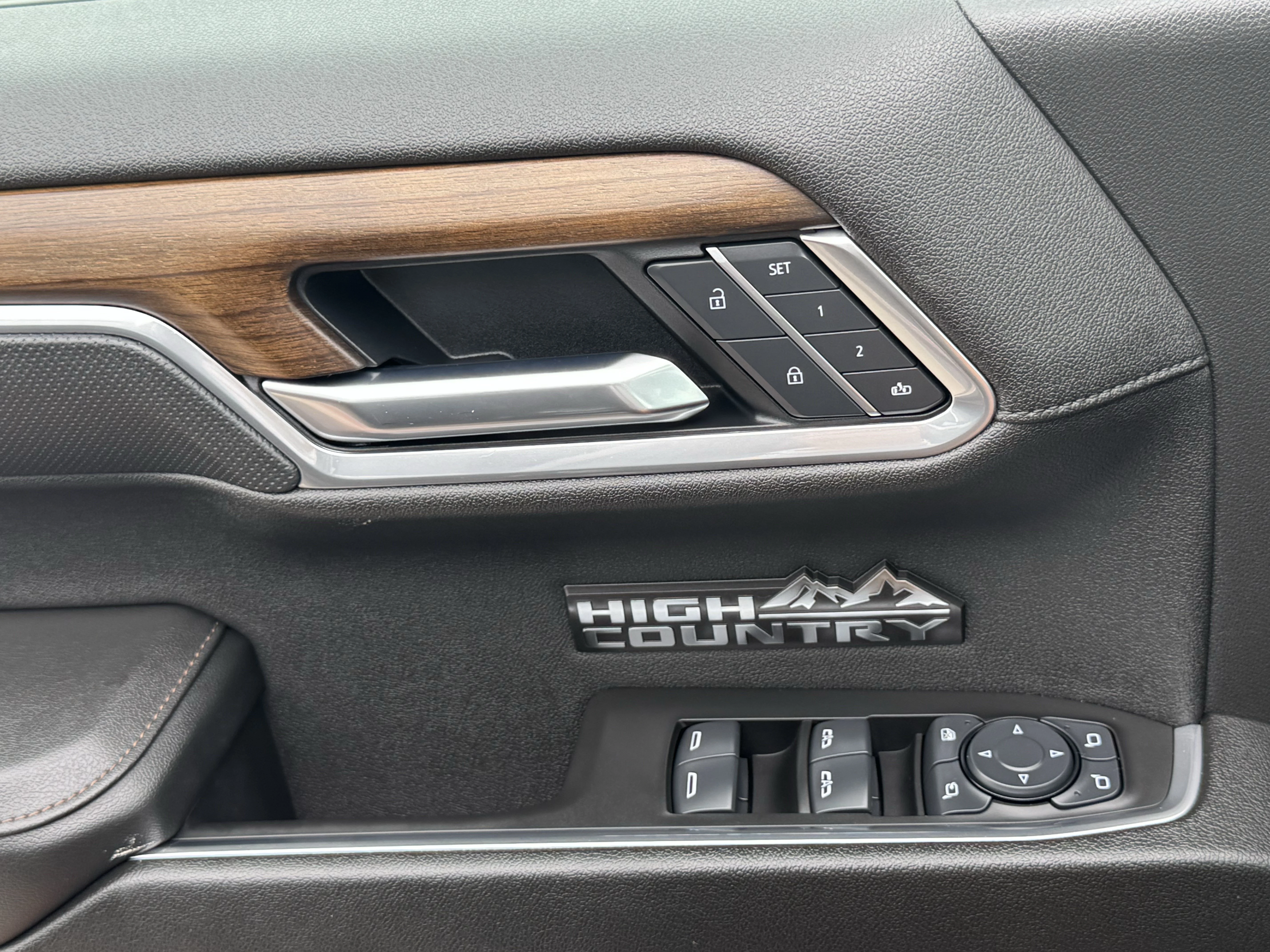 Used 2025 Black Chevrolet High Country image 21