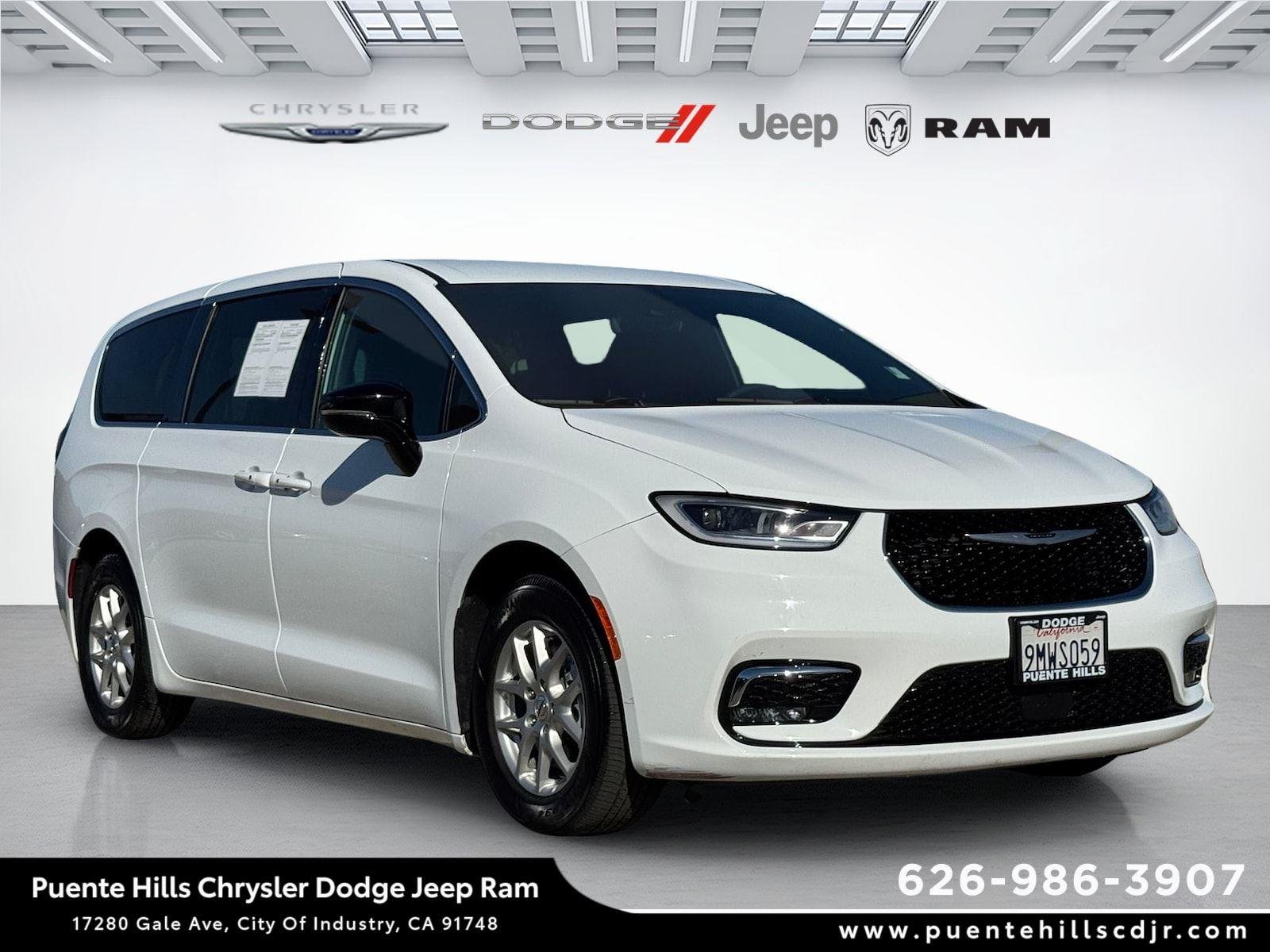 2024 Chrysler Pacifica Touring