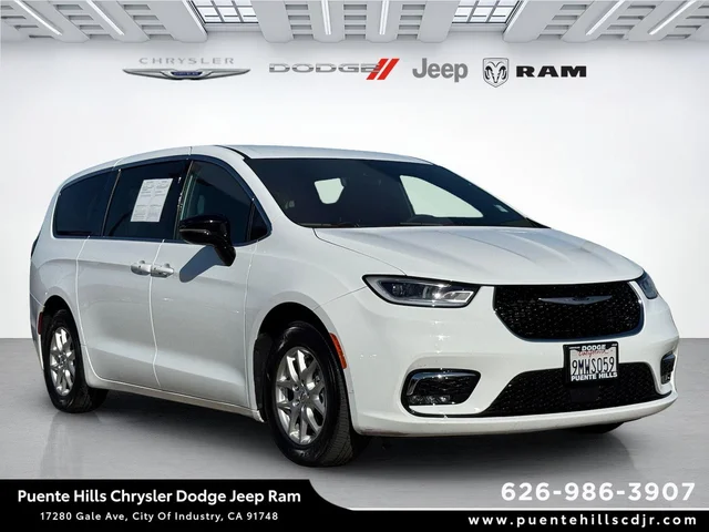 2024 Chrysler Pacifica Touring