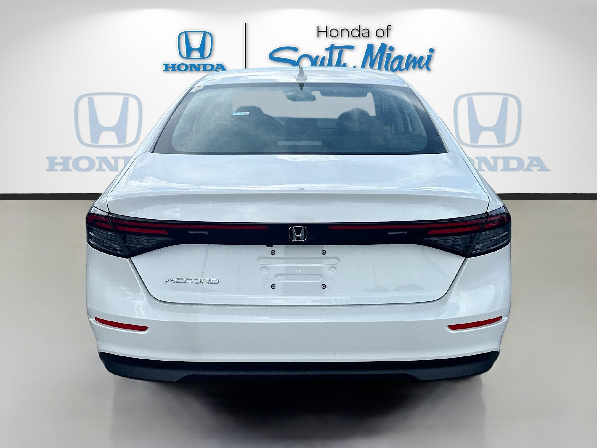 New 2026 Platinum White Pearl Honda LX image 6
