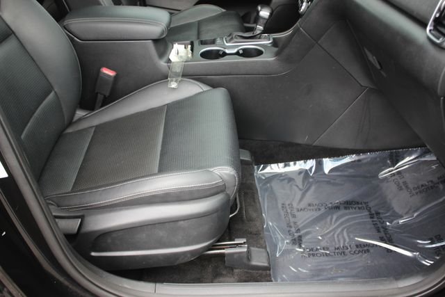 Used 2022 Red Kia EX image 32