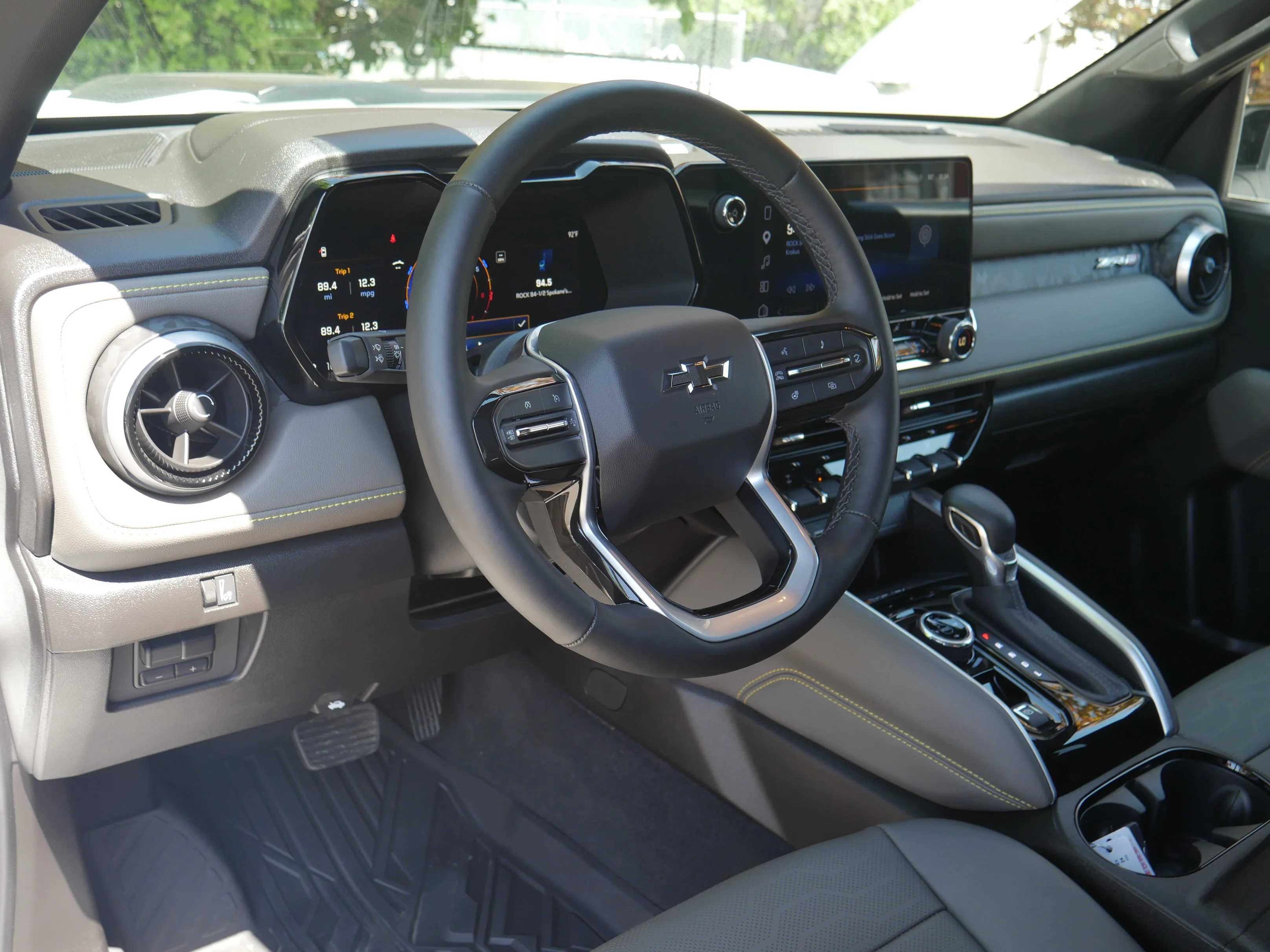 Used 2024 Summit White Chevrolet 4WD ZR2 image 4