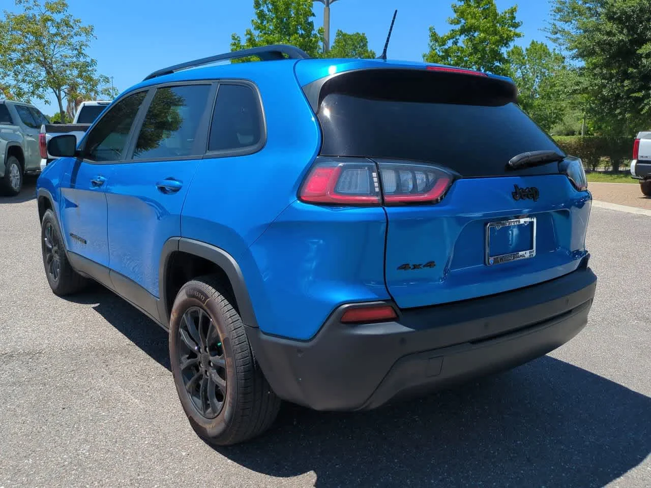 2023 Jeep Cherokee Altitude Lux - Photo 4