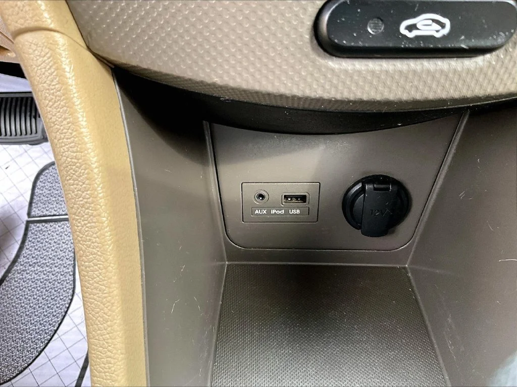 Used 2012 Brown Hyundai GLS image 33