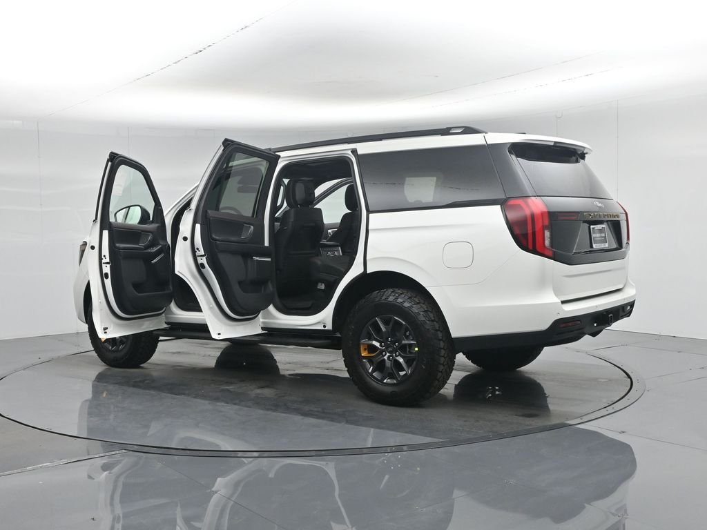New 2026 Star White Metallic Tri-Coat Ford Tremor image 38