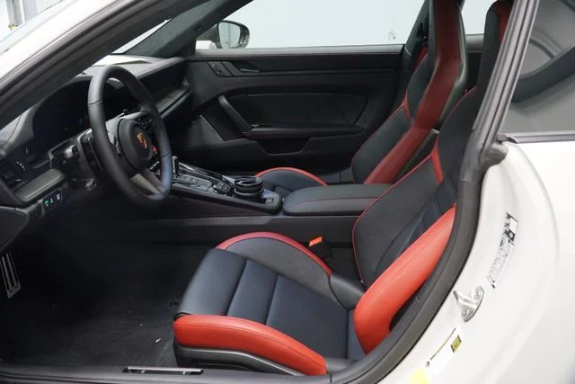 New 2026  Porsche Carrera 4 GTS image 23