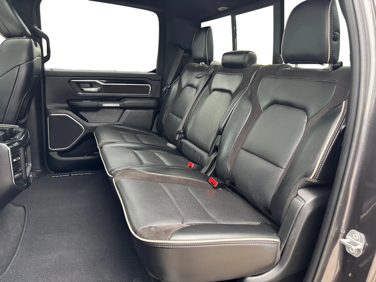 Used 2020 Black Ram Laramie image 16