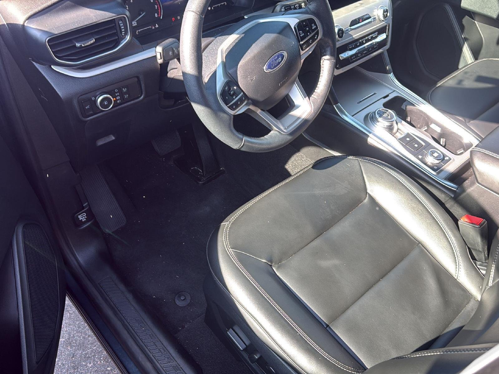 Used 2024 Stone Blue Ford XLT image 7