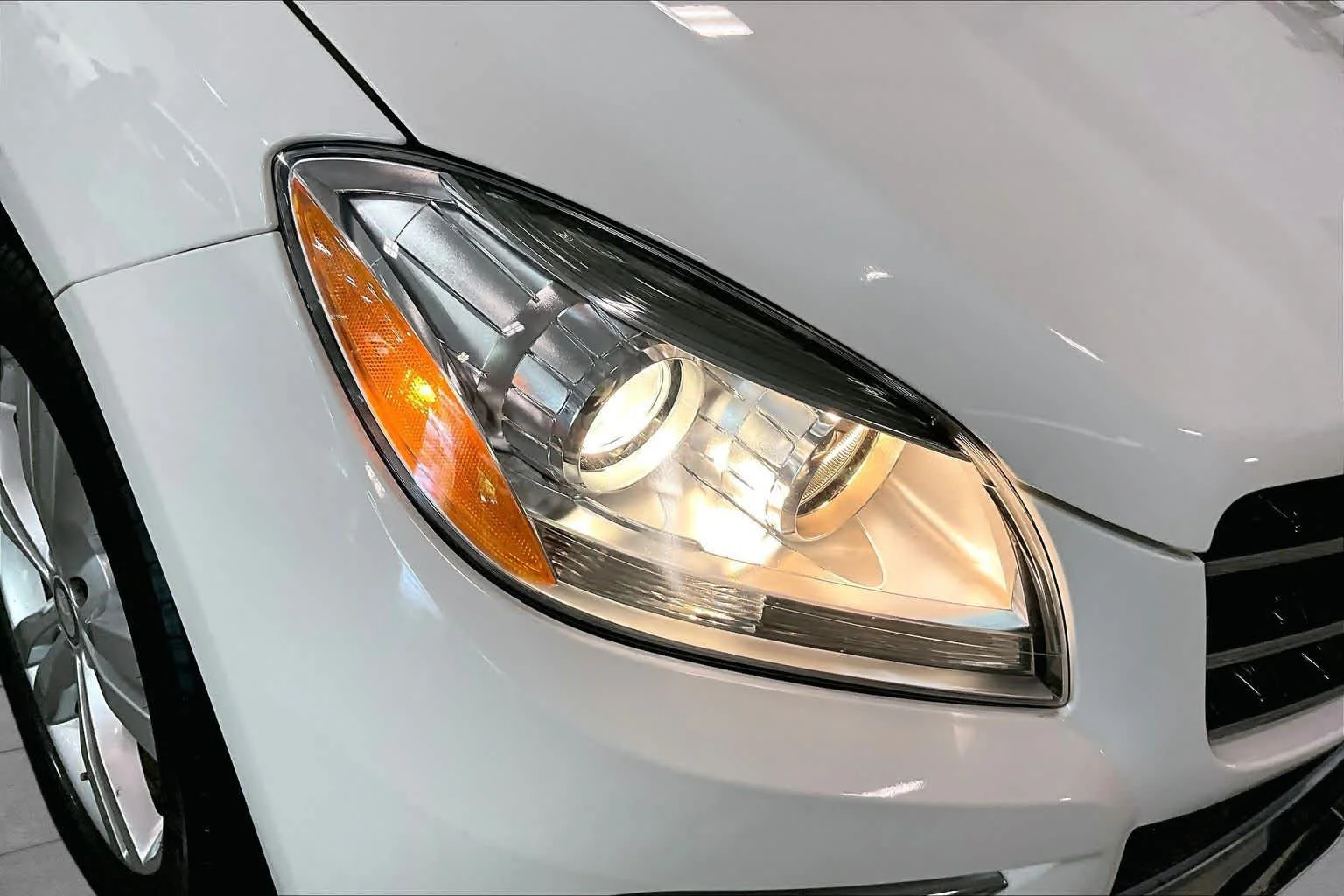 Used 2015 Polar White Mercedes-Benz ML 350 image 27