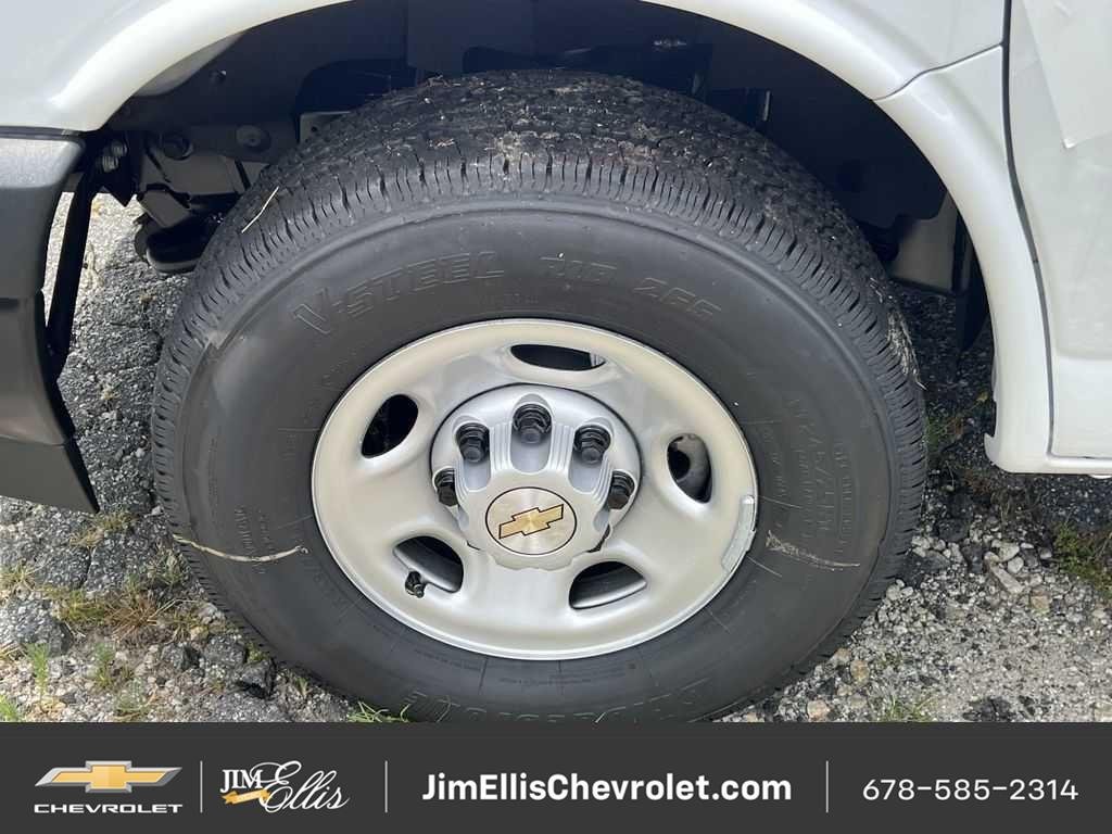 2025 Chevrolet Express Cargo Work Van - Photo 5