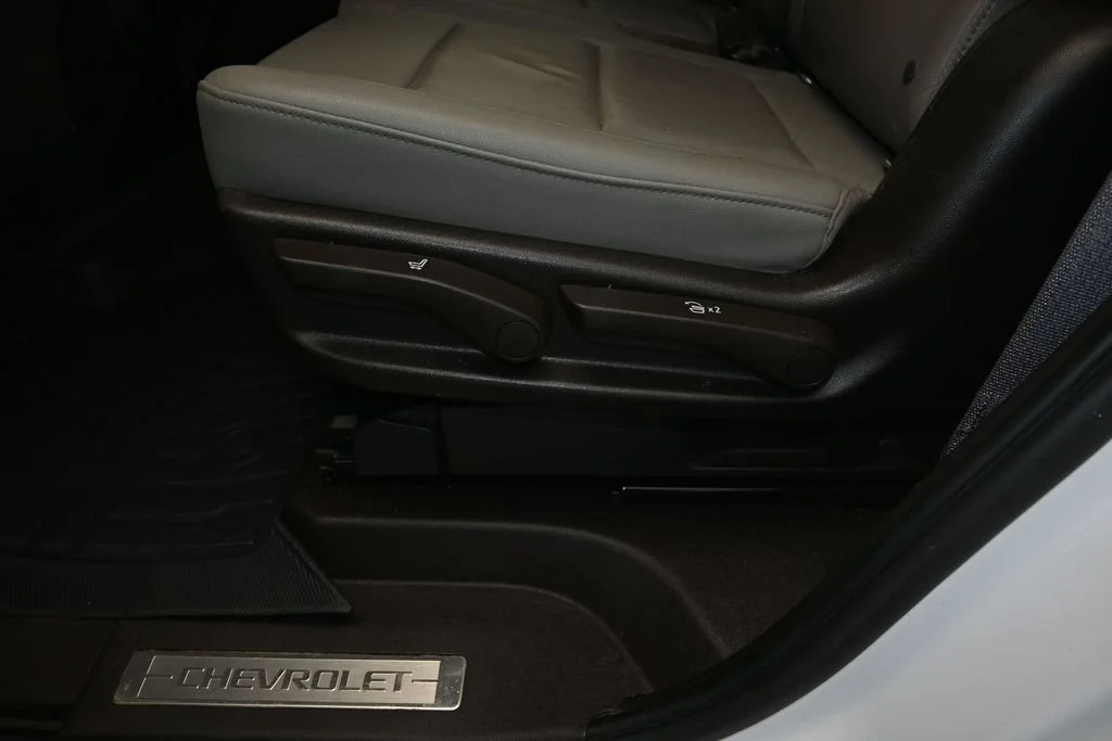 Used 2021 Summit White Chevrolet LT image 30