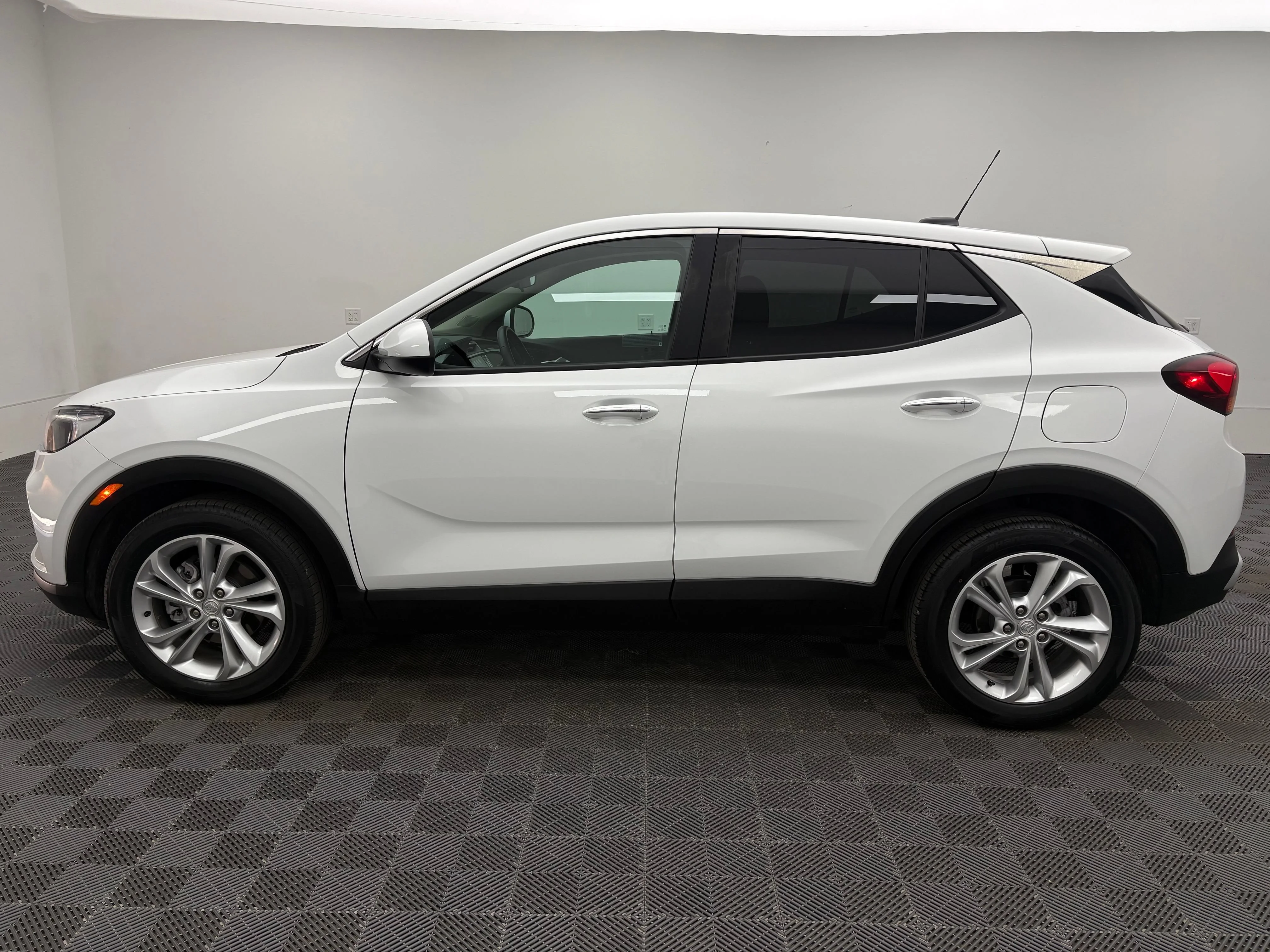 Used 2023 Summit White Buick Preferred image 11