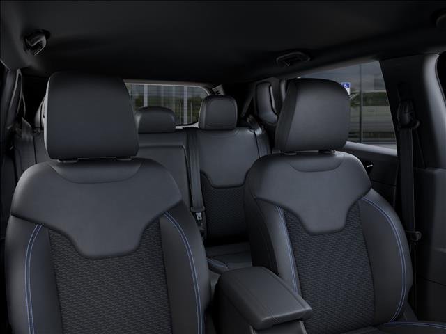 New 2026 Bright White Clear-Coat Exterior Paint Jeep Latitude image 26