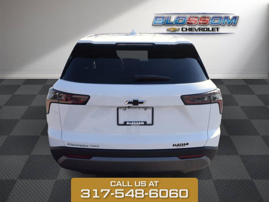 2027 Chevrolet Equinox LT - Photo 7