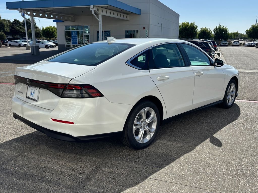 New 2026 Platinum White Pearl Honda LX image 5