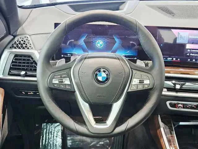 Certified Used 2026 Black Sapphire Metallic BMW xDrive40i image 11